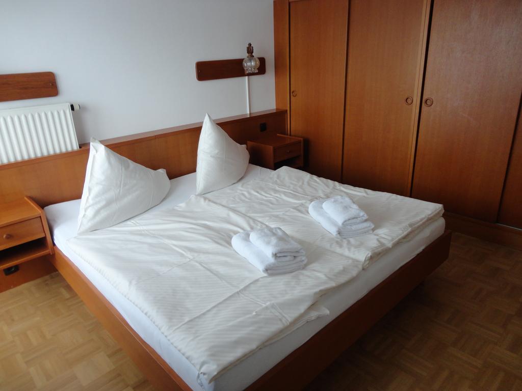 Panoramablickhotel - Lakeview Apartments Аненхайм Стая снимка