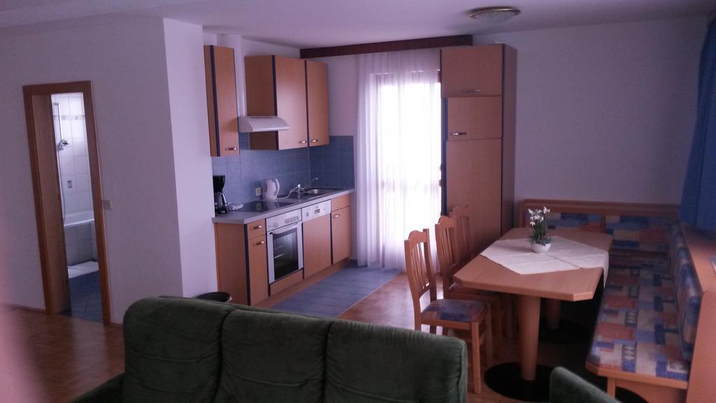 Panoramablickhotel - Lakeview Apartments Аненхайм Стая снимка