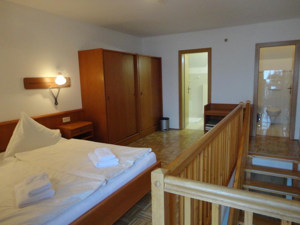 Panoramablickhotel - Lakeview Apartments Аненхайм Екстериор снимка