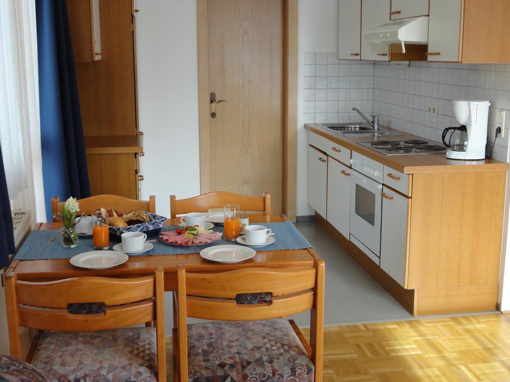 Panoramablickhotel - Lakeview Apartments Аненхайм Екстериор снимка