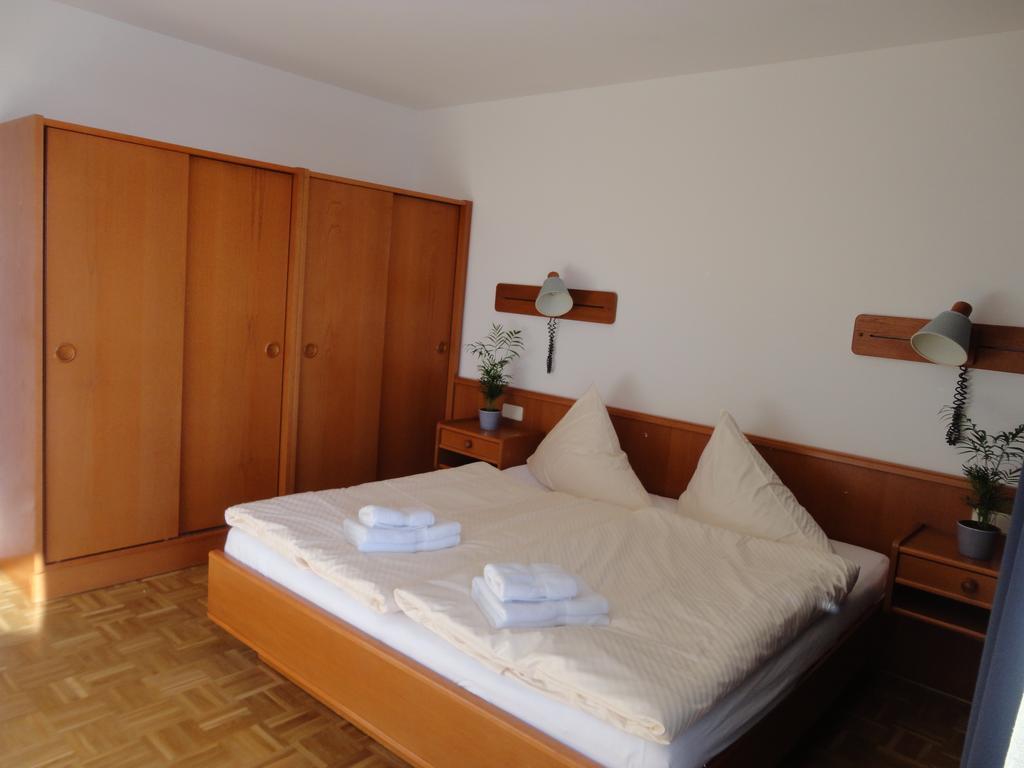 Panoramablickhotel - Lakeview Apartments Аненхайм Екстериор снимка