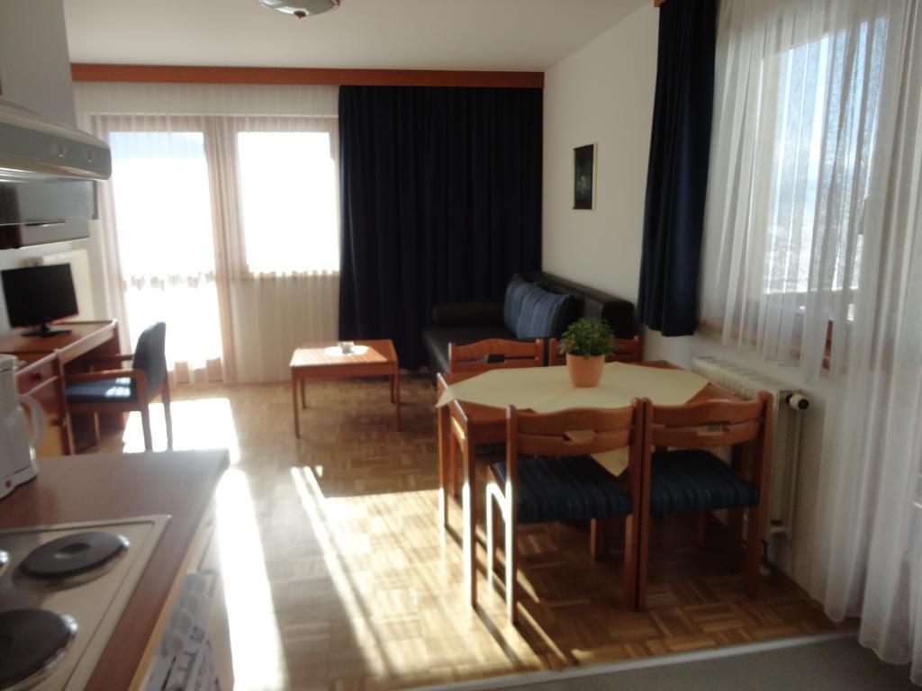 Panoramablickhotel - Lakeview Apartments Аненхайм Стая снимка