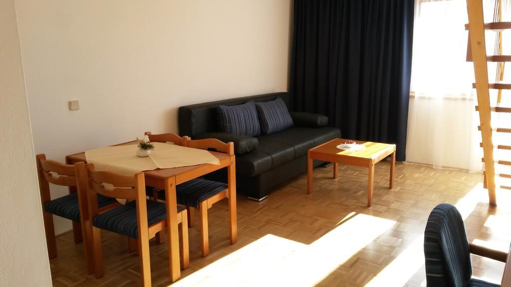 Panoramablickhotel - Lakeview Apartments Аненхайм Стая снимка