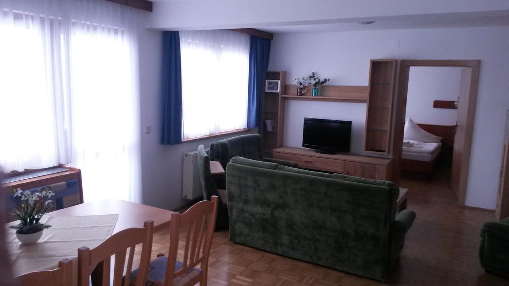 Panoramablickhotel - Lakeview Apartments Аненхайм Екстериор снимка