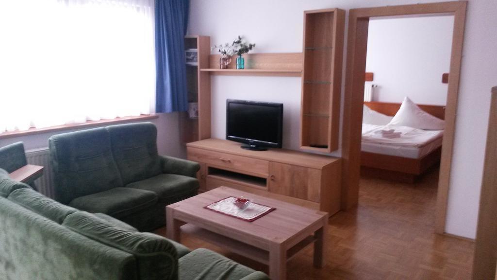Panoramablickhotel - Lakeview Apartments Аненхайм Стая снимка