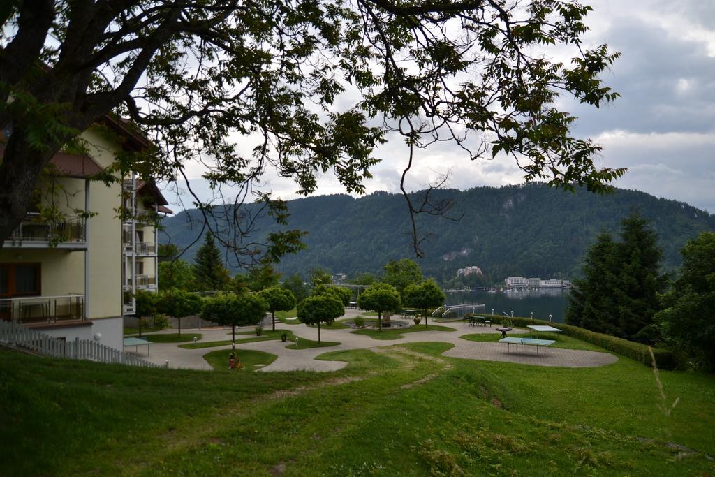 Panoramablickhotel - Lakeview Apartments Аненхайм Екстериор снимка